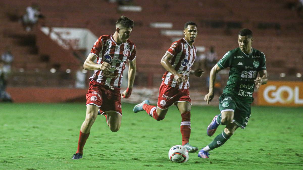 Náutico pressiona, marca no fim e empata com o Guarani nos Aflitos pela Série B