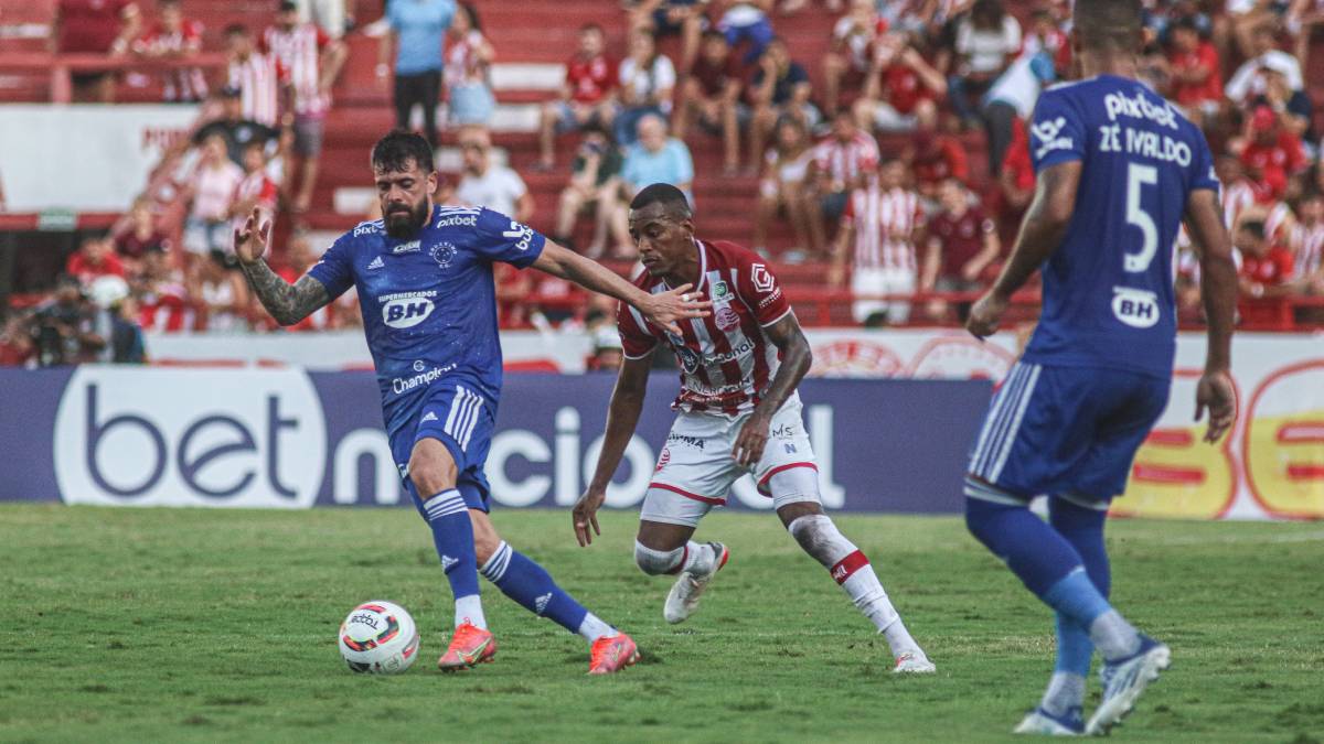 Série B: Náutico joga mal nos Aflitos, perde para Cruzeiro e chega ao 3º jogo sem vencer