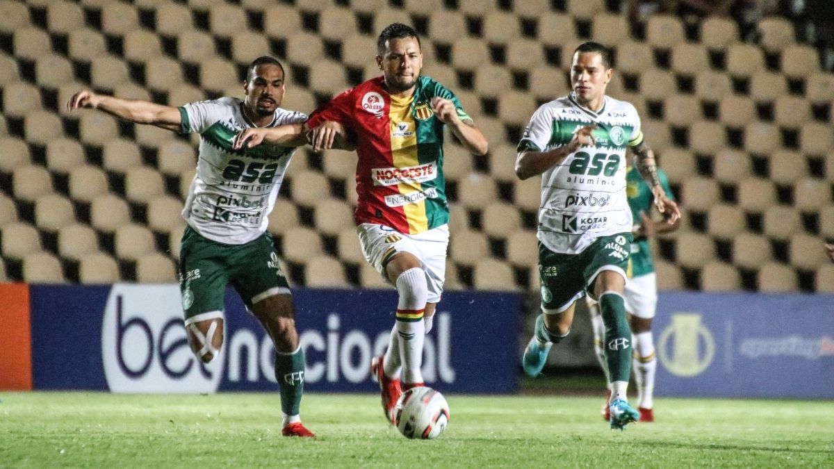 Sampaio Corrêa vence Guarani pela 1ª vez na história e sobe dez posições na Série B