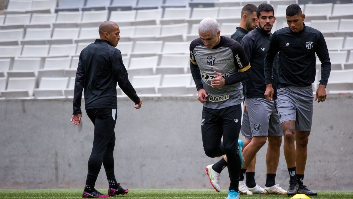 Ceará: Vina é absolvido em julgamento no STJD e está apto a enfrentar o Flamengo