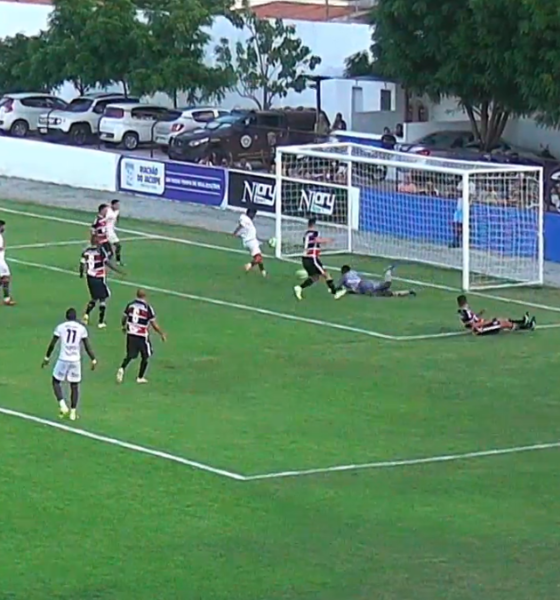 Lance do gol de Ruan Levine no jogo entre Jacuipense e Santa Cruz, pela Série D
