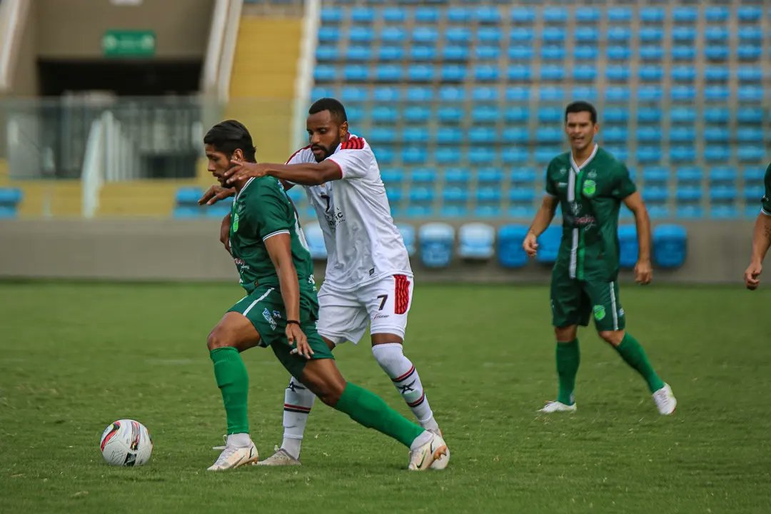 Leylon marca três vezes e Atlético-CE vence o Floresta pela Série C