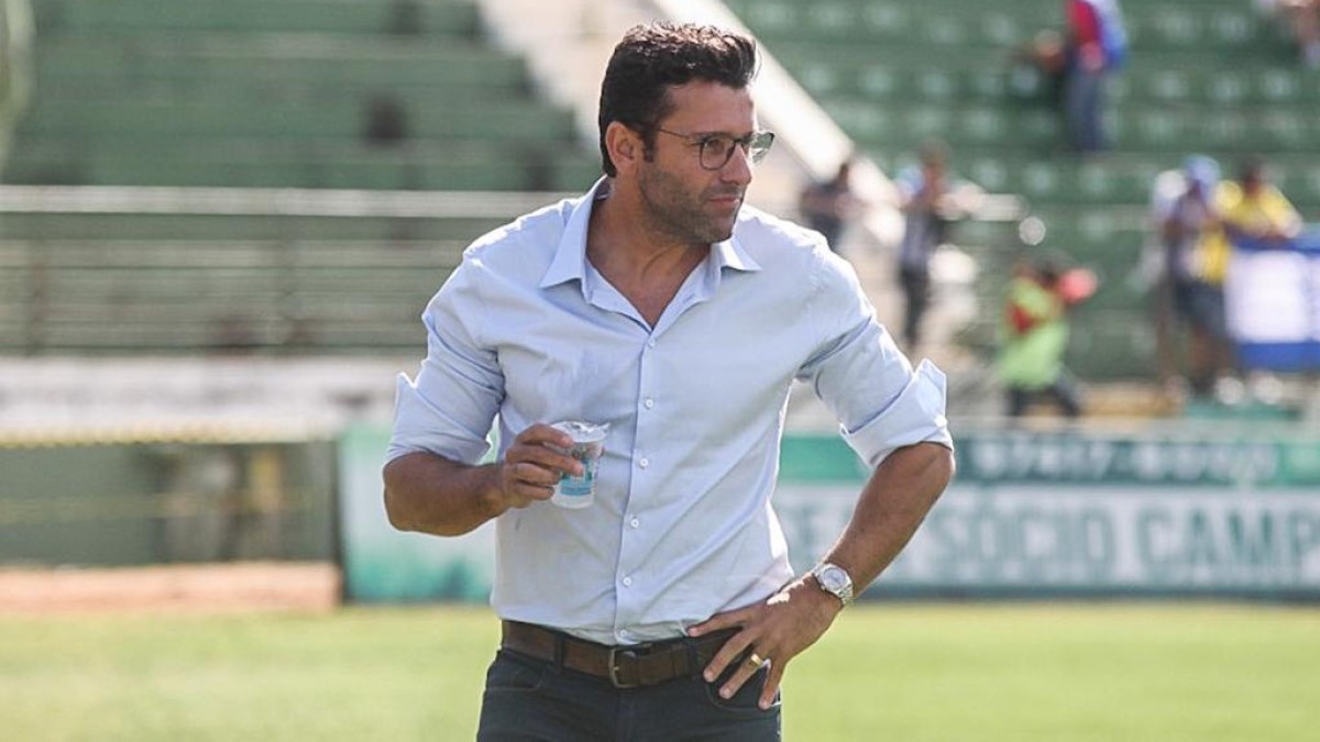 CSA faz jogo movimentado com Guarani, mas empata na estreia de Alberto Valentim 2 Alberto Valentim, técnico do CSA