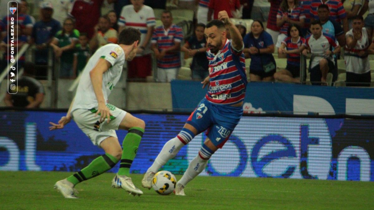 Fortaleza bate o América-MG, vence a 1ª em casa e deixa lanterna da Série A 2 Moisés - Fortaleza