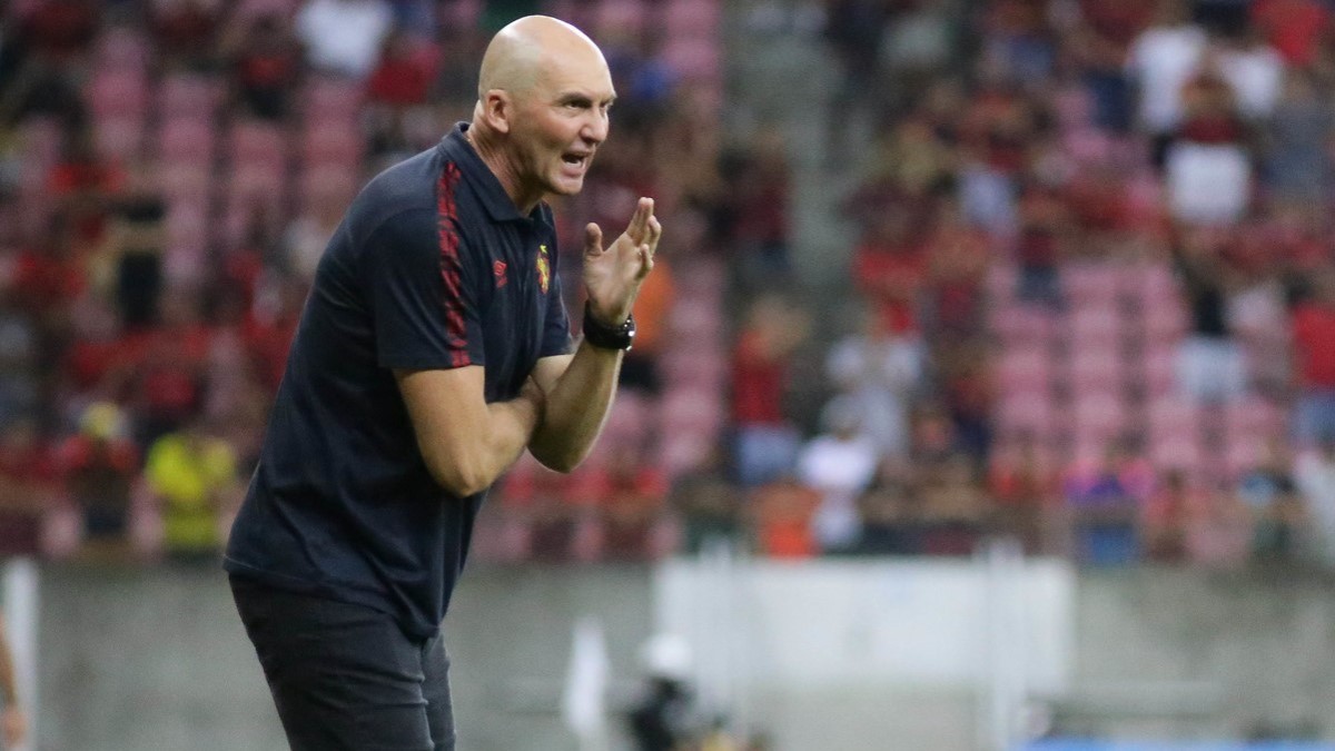Sport: Preocupado com ataque, técnico passa confiança, mas atletas ‘têm que aproveitar oportunidade’