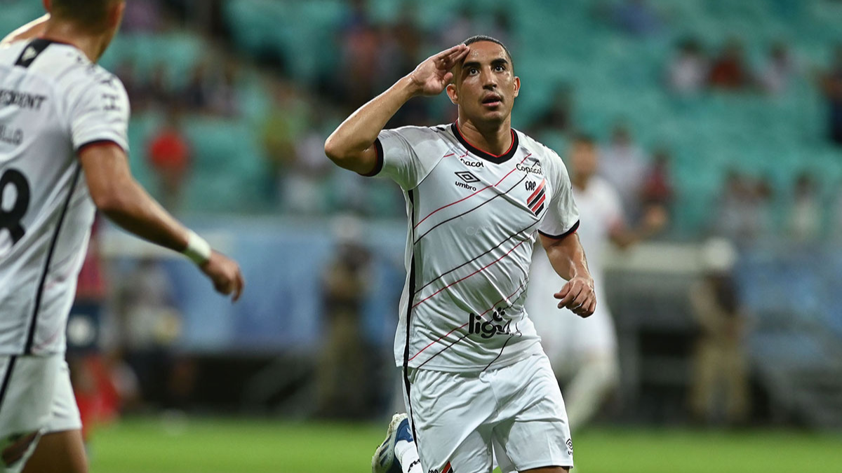 Christian, do Athletico-PR, comemora gol contra o Bahia, na Copa do Brasil