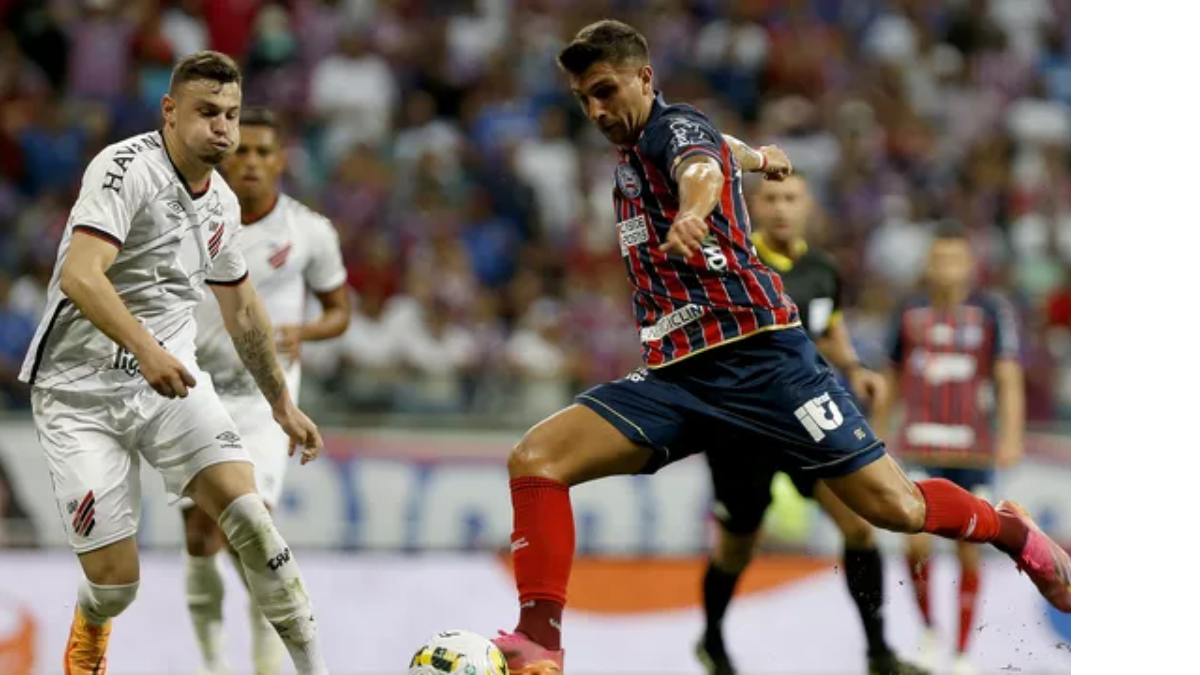 Meia Lucas Mugni, do Bahia, em jogo contra o Athletico-PR, na Copa do Brasil