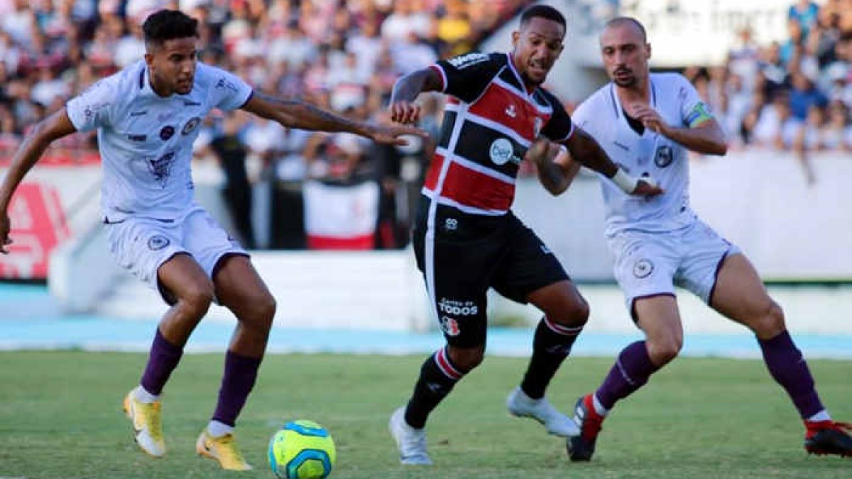 Eliminado, Santa Cruz encerra Brasileirão mais cedo pela 9ª vez em 15 anos; 19 meses parado 2 Raphael Macena, do Santa Cruz