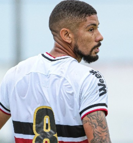 Volante Rodrigo Yuri, ex-jogador do Santa Cruz