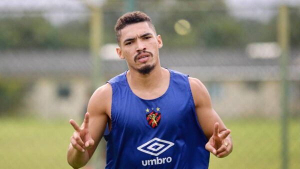 Justiça do Trabalho condena Sport a pagar valor milionário ao zagueiro Adryelson, atualmente no Botafogo 1 Adryelson, ex-Sport, encaminha sua ida para o Botafogo