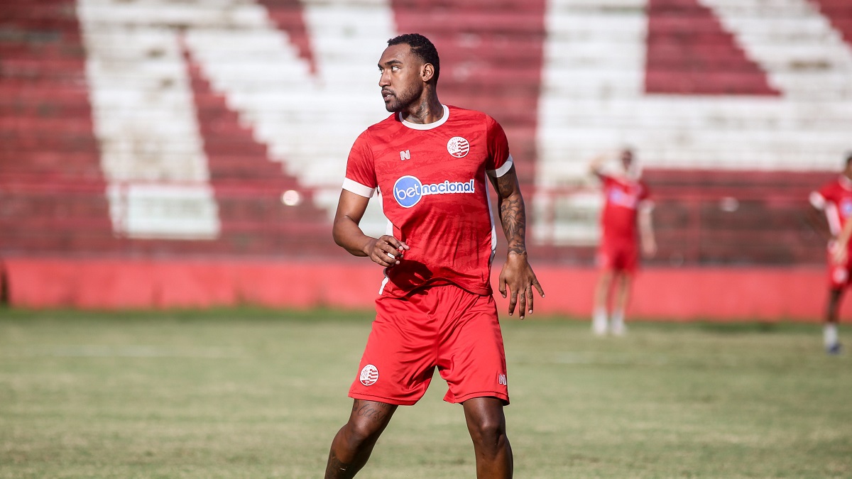 Náutico: Arthur Henrique, Júlio Vitor e Thomaz são regularizados e podem estrear