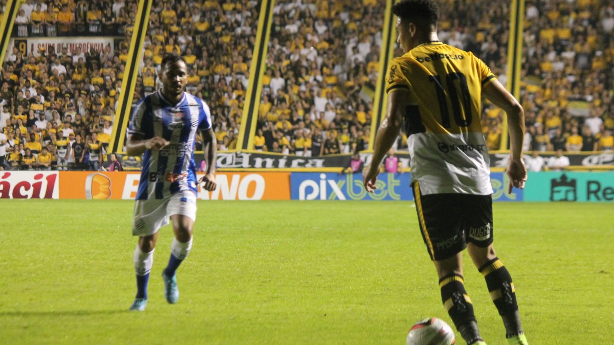 CSA perde de virada do Criciúma e retorna ao Z-4 da Série B