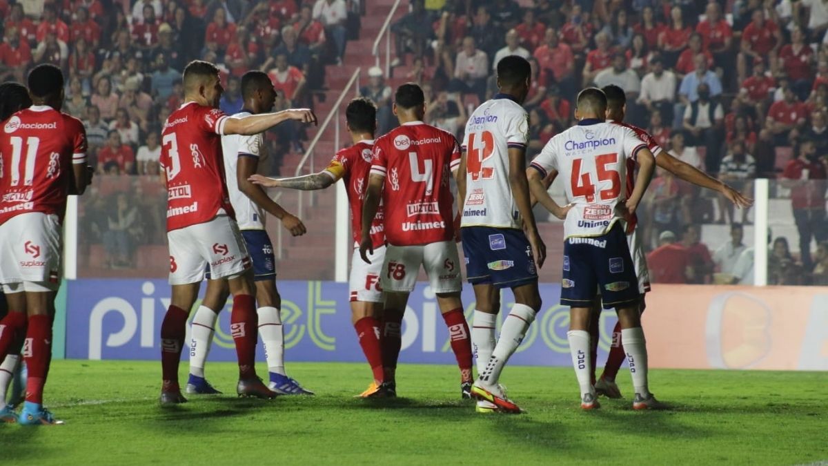 Bahia sai atrás, mas busca empate contra o Vila Nova em Goiânia 1 Escanteio Bahia