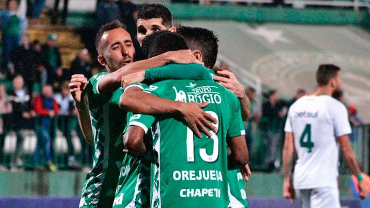 Sampaio Corrêa joga mal e é derrotado por 3 a 1 pela Chapecoense na Arena Condá