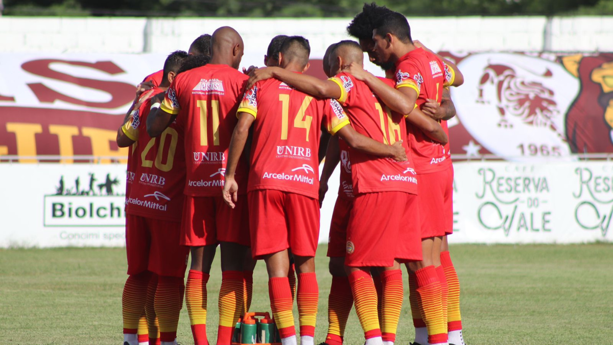 Elenco da Juazeirense reunido antes de jogo da Série D