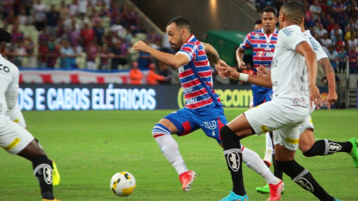 Fortaleza empata com Santos e retorna à lanterna da Série A