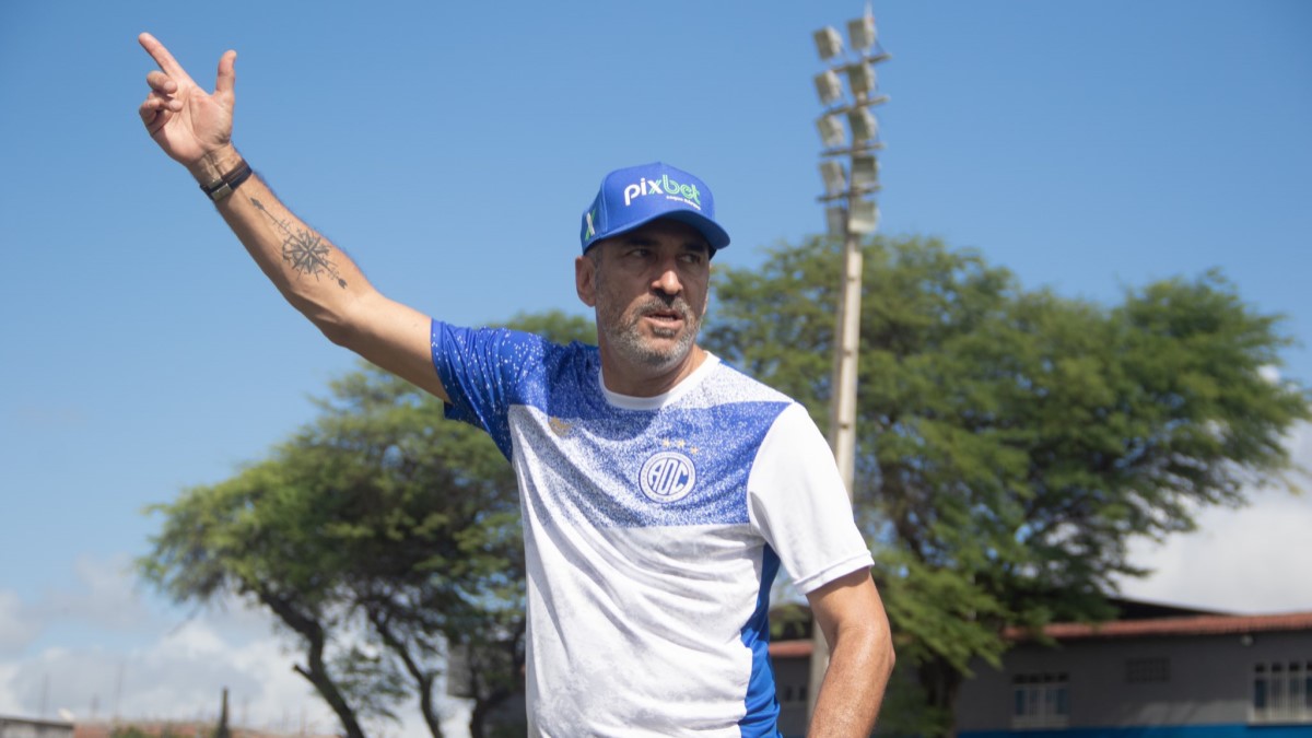 No Confiança, Eutrópio destaca otimismo por vitória contra São José-RS: “Certeza de bom jogo”