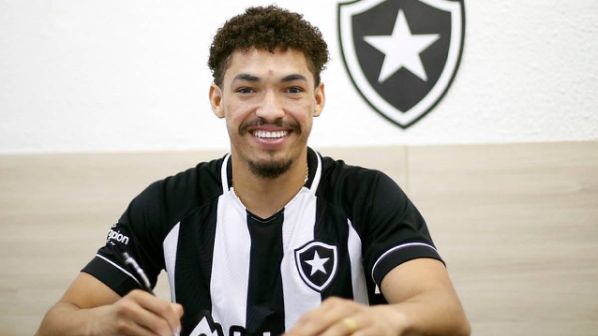 Adryelson, agora ex-Sport, é anunciado pelo Botafogo Foto: Vitor Silva/Botafogo