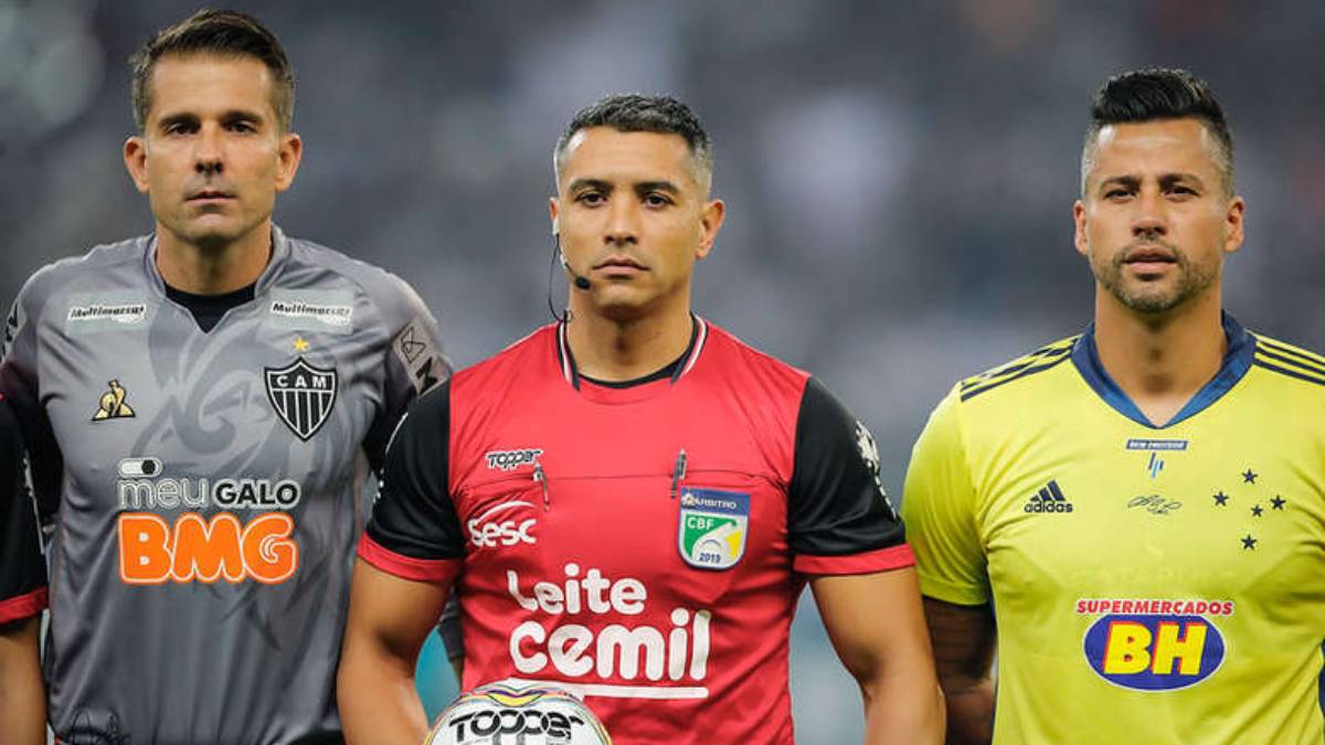 CBF define arbitragem para o confronto entre Bahia e CSA