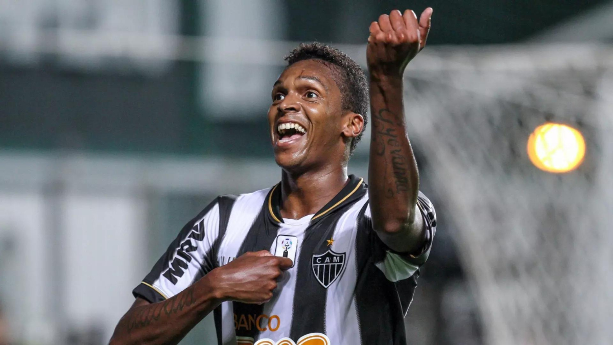 Atacante Jô, ex-Atlético-MG, novo reforço do Ceará