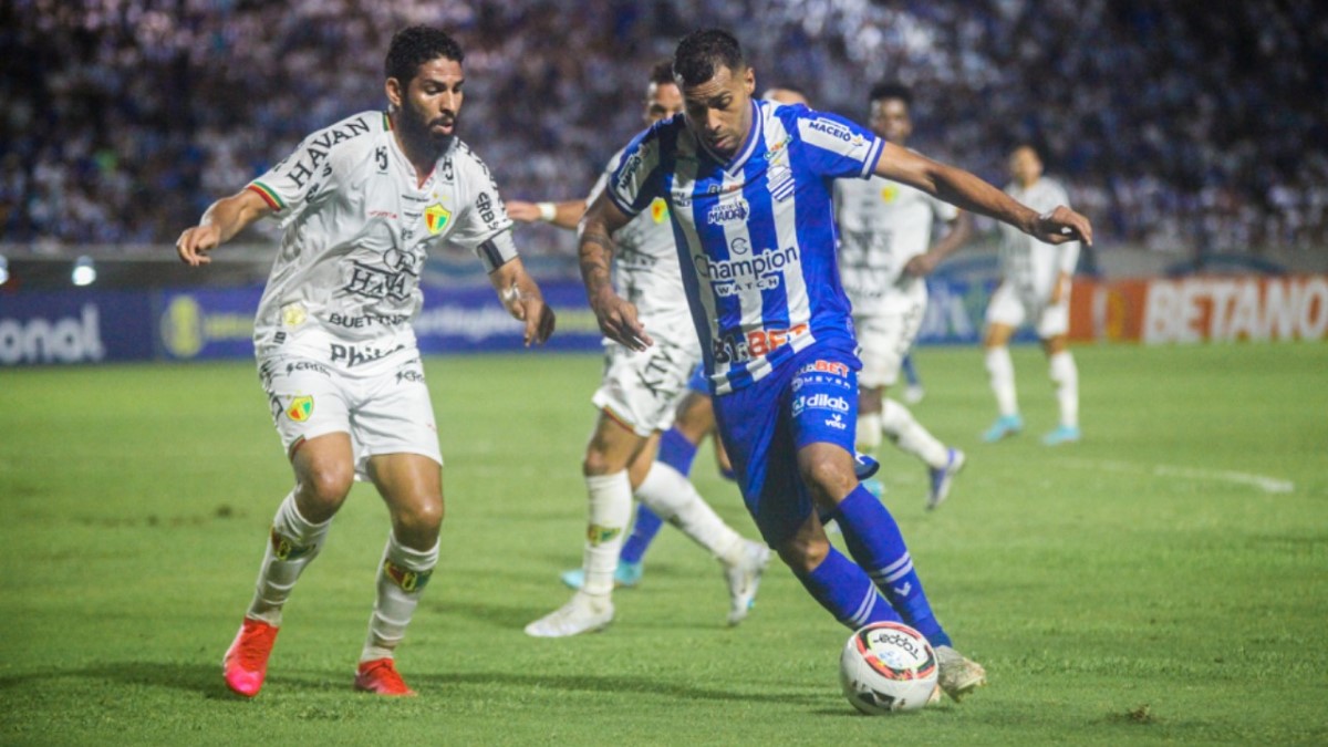 Com drama até o fim, CSA vence Brusque e encerra jejum na Série B