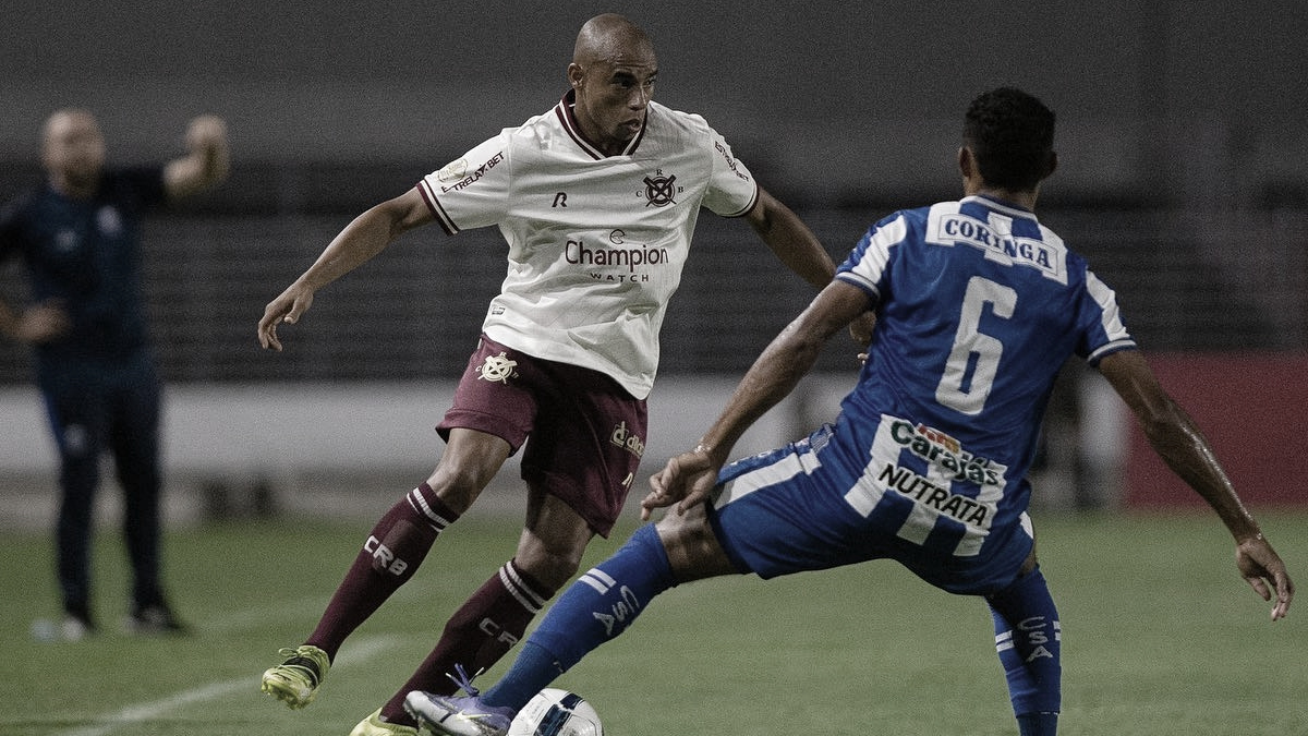 CRB deve ter retornos de Gum, Romão e Reginaldo contra o Náutico 1 Lateral direito Reginaldo, do CRB, em jogo contra o CSA