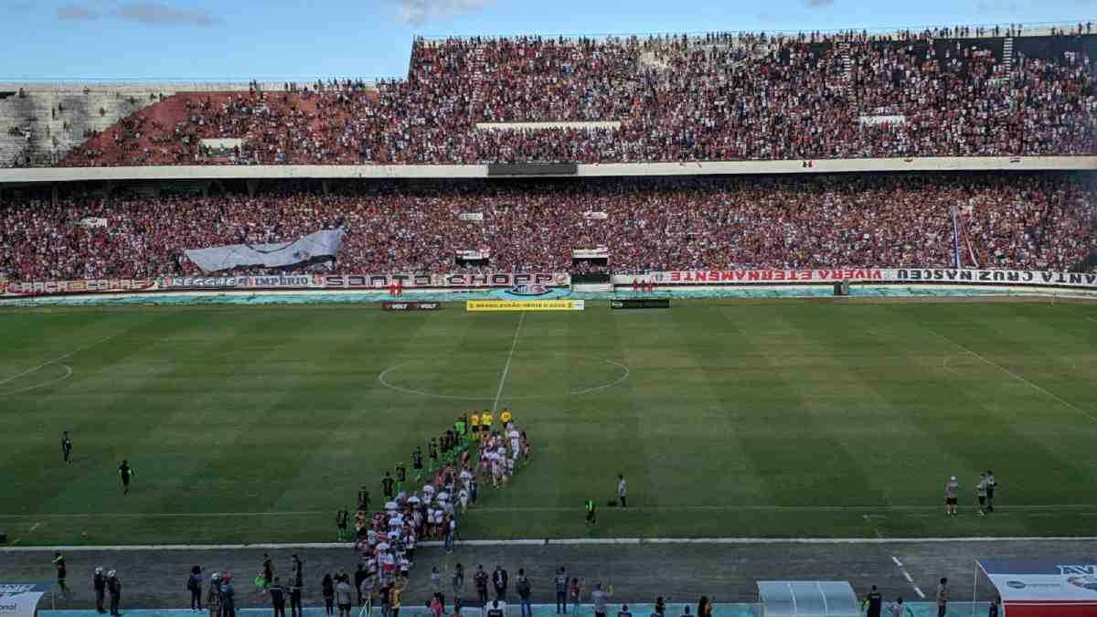 Com mais de 40 mil no Arruda, Santa Cruz desperdiça chances e empata com o Tocantinópolis