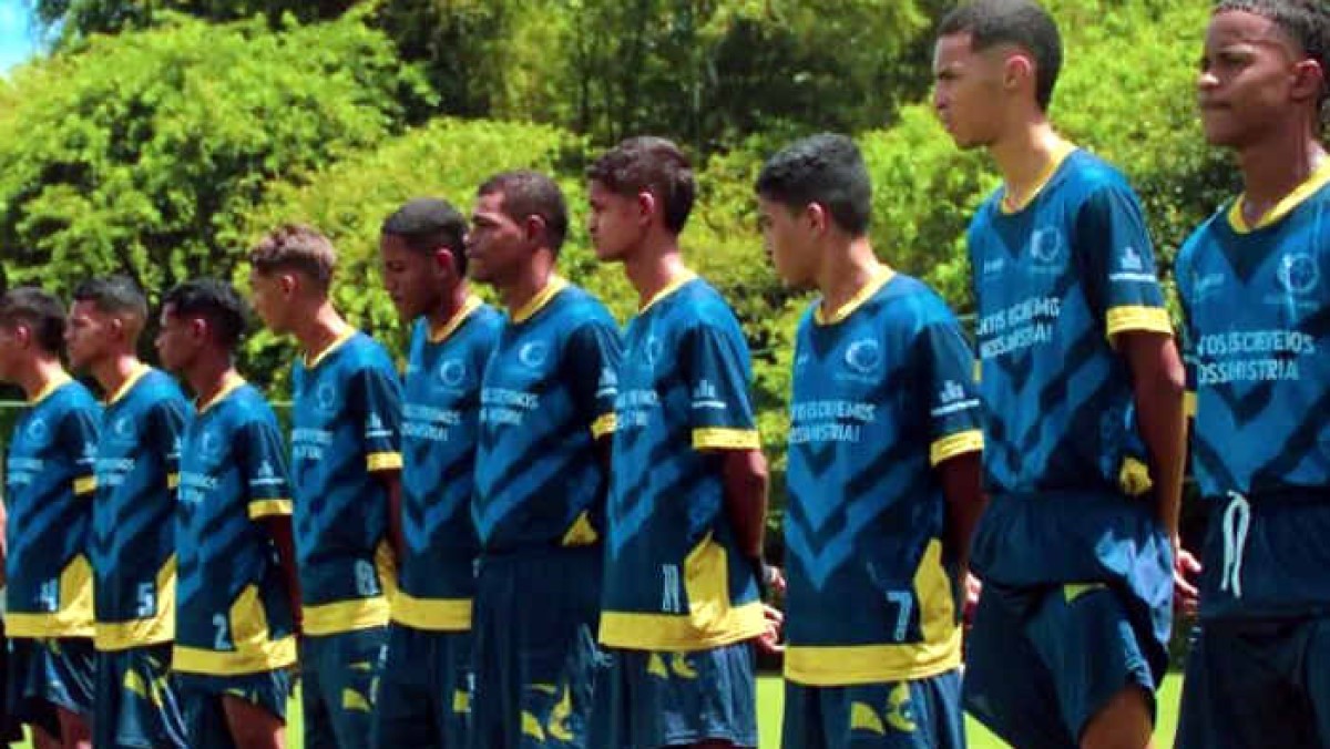 Sem alarde, Cruzeiro já joga o Pernambucano. Sim, o de Minas. Rumo à profissionalização?