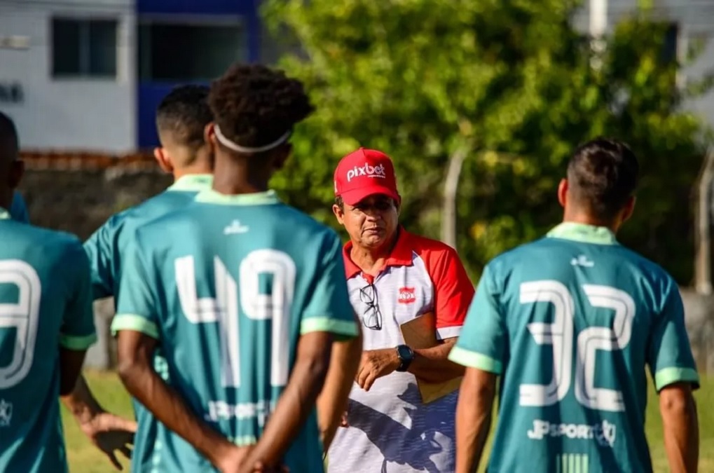 Auto Esporte renova contrato com técnico Reginaldo Sousa para 2023