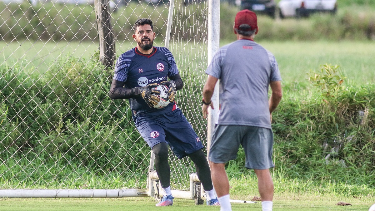 Goleiro Jean destaca evolução do Náutico com Dado Cavalcanti e fala em foco jogo a jogo