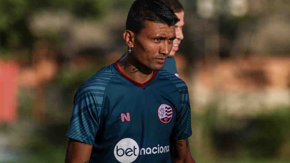 Náutico: Kieza aparece em treinamento e deve estar apto para duelo ante o Vasco 1 Náutico: Kieza aparece em treinamento e deve estar apto para duelo ante o Vasco