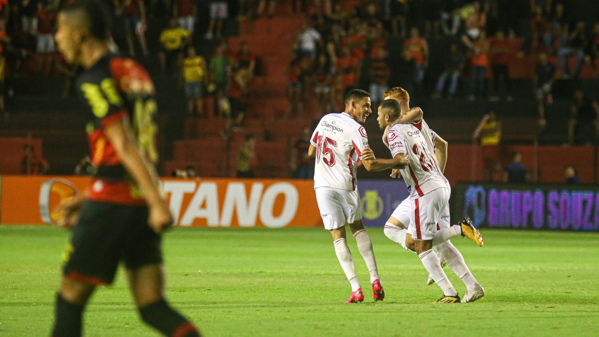 Geuvânio, atacante do Náutico