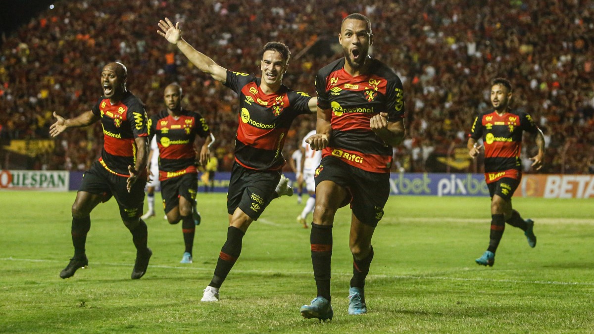 Sport vence Bahia e reacende esperança na briga pelo G-4 da Série B 3 Gustavo Coutinho, atacante do Sport