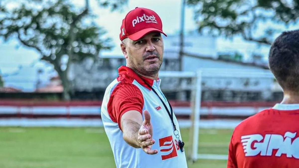 Sergipe anuncia saída do técnico Rafael Jacques após início ruim na Série D