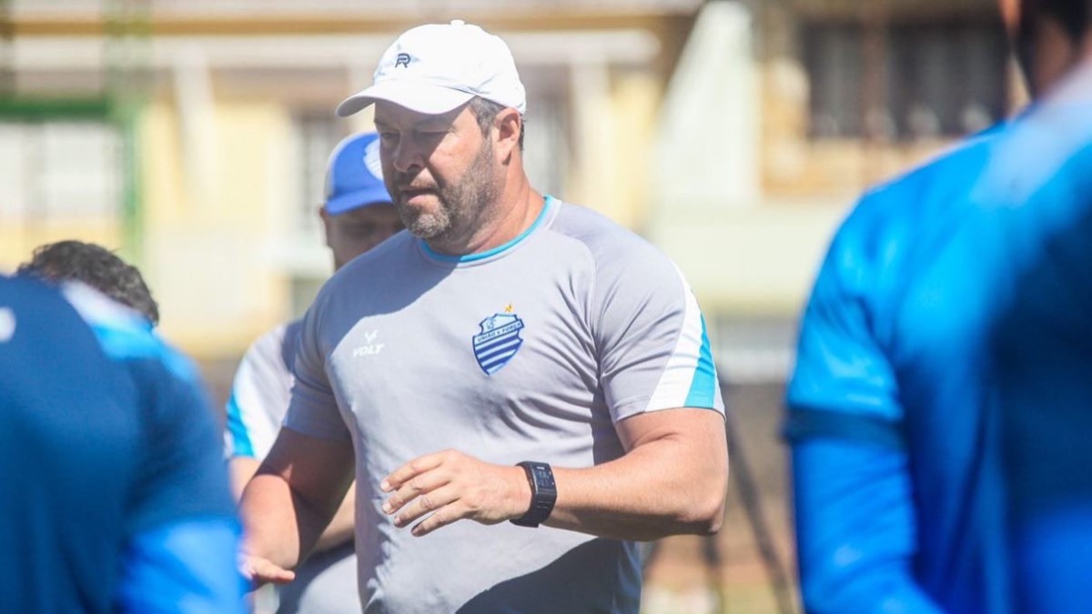 CSA tem um retorno e Roberto Fernandes pode mudar formação para enfrentar o Guarani
