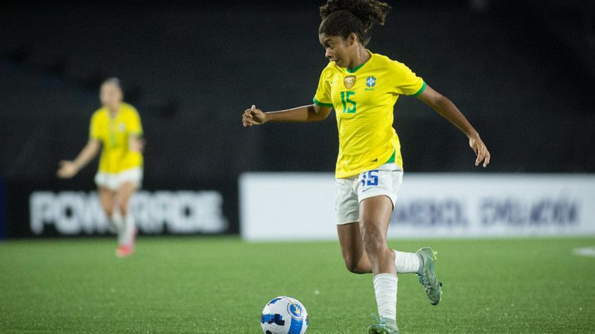 Volante Rebeca, do Fortaleza e da Seleção Brasilera Sub-17