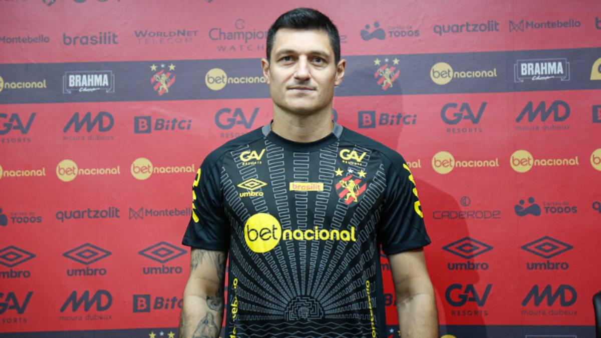 Operado na última terça-feira, Dênis inicia período de recuperação pelo Sport