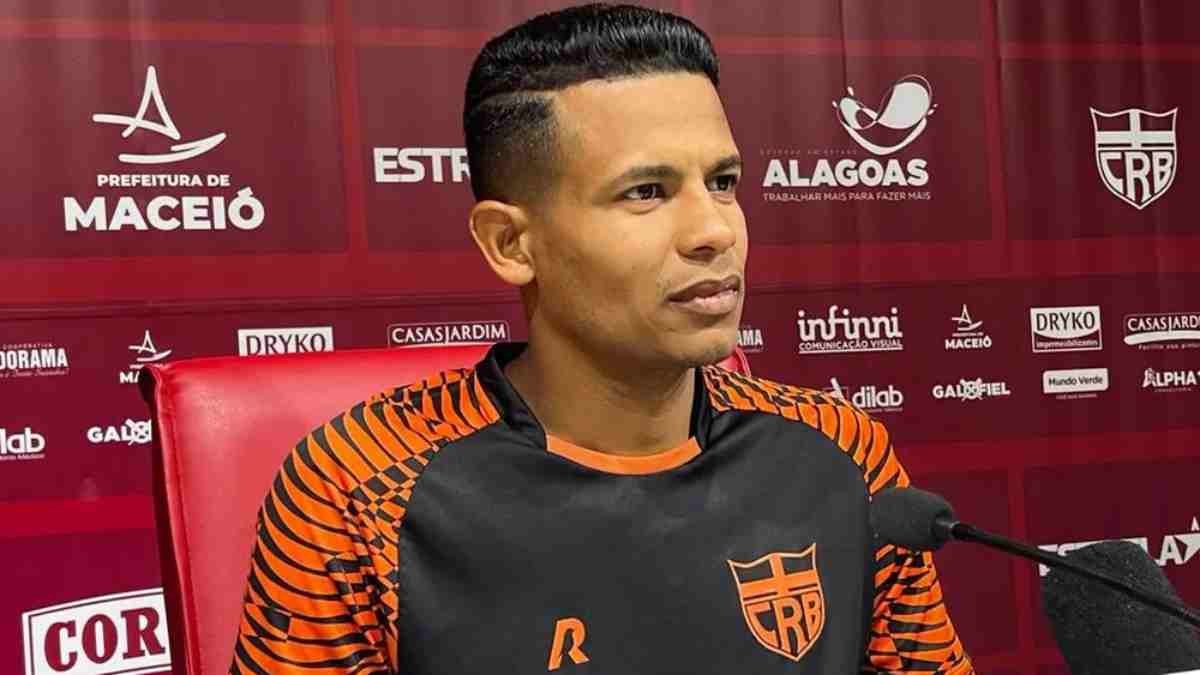 “A gente tem que alcançar os 45 pontos o mais rápido possível”, diz Diogo Silva, do CRB