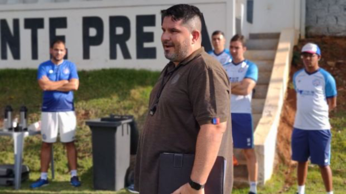 Bahia volta à Série A após um ano e já sonhando com voos mais altos 2 Eduardo Barroca comanda treinamento do Bahia em Campinas.