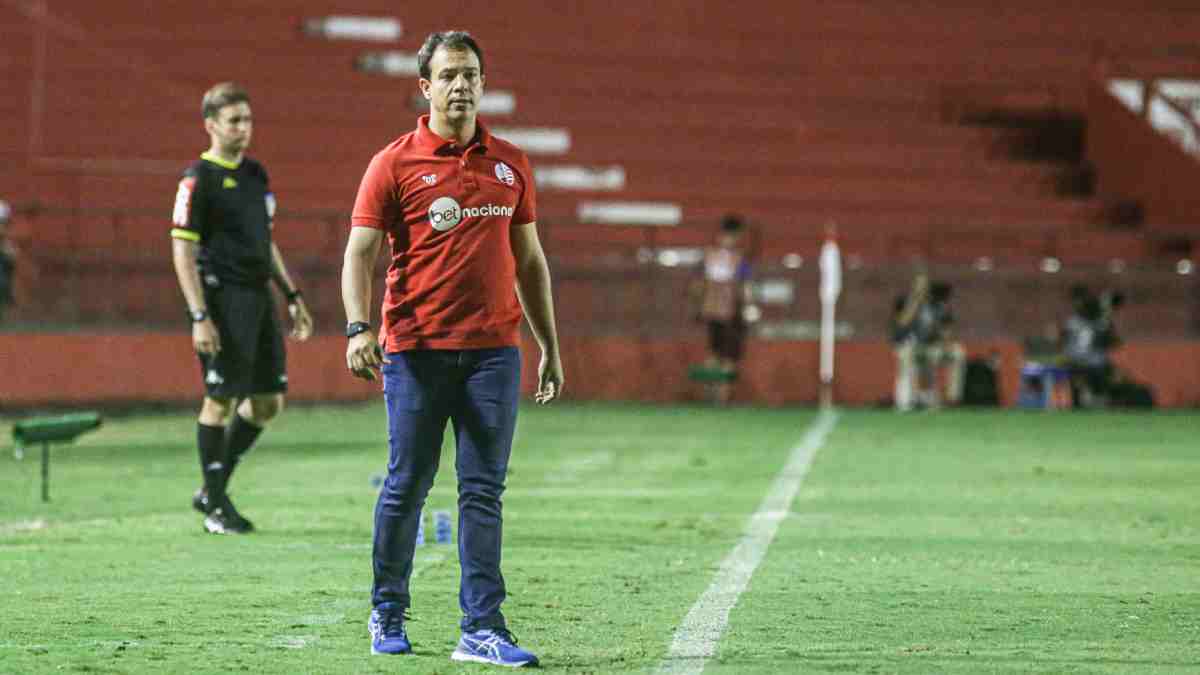 “Nossa equipe demonstrou uma maturidade absurda”, diz Dado após vitória do Náutico