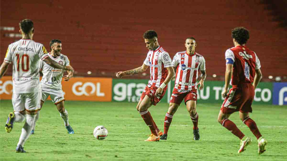 A 4 rodadas do fim da Série B, atual Náutico já tomou mais gols do que em 2017, ano do último rebaixamento