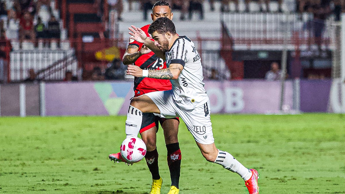 Ceará perde do Atlético-GO e fica a apenas um ponto do Z-4 da Série A