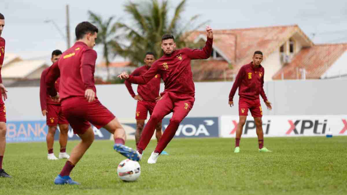 Sem vencer fora de casa há quase cinco meses, Sport visita Brusque buscando colar no G-4 da Série B
