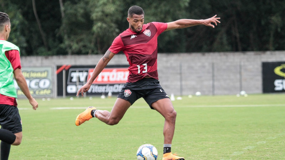 ABC contrata atacante Felipe Garcia, ex-Vitória e Operário