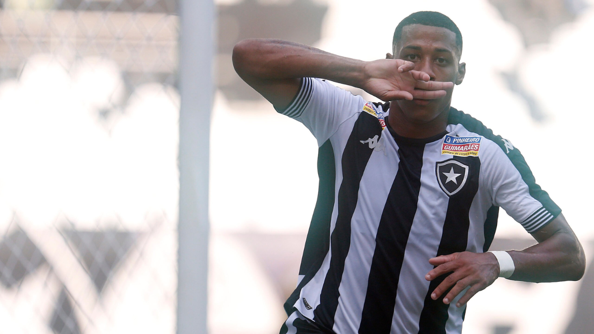 CRB avança por renovação com Conceição e negocia com zagueiro ex-Flamengo 2 Atacante Gabriel Conceição, do Botafogo, no CRB