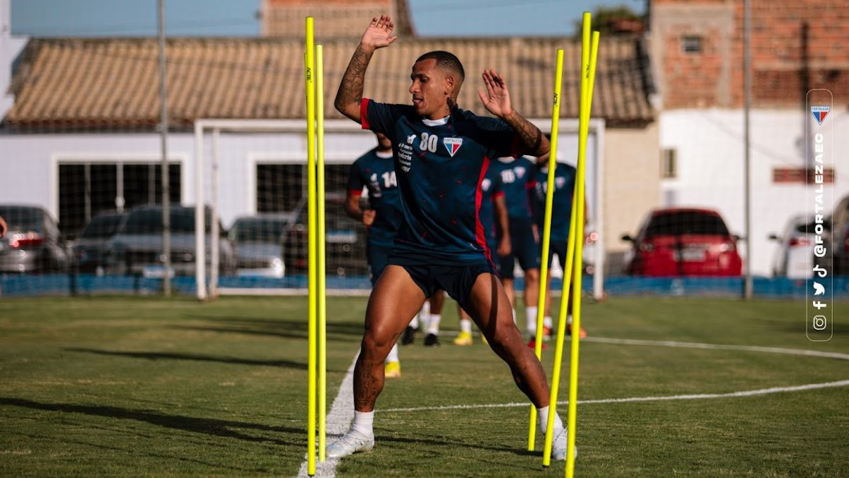 Com mudança no ataque, Fortaleza enfrenta o Atlético-GO; confira provável time 1 Otero - Fortaleza - treino