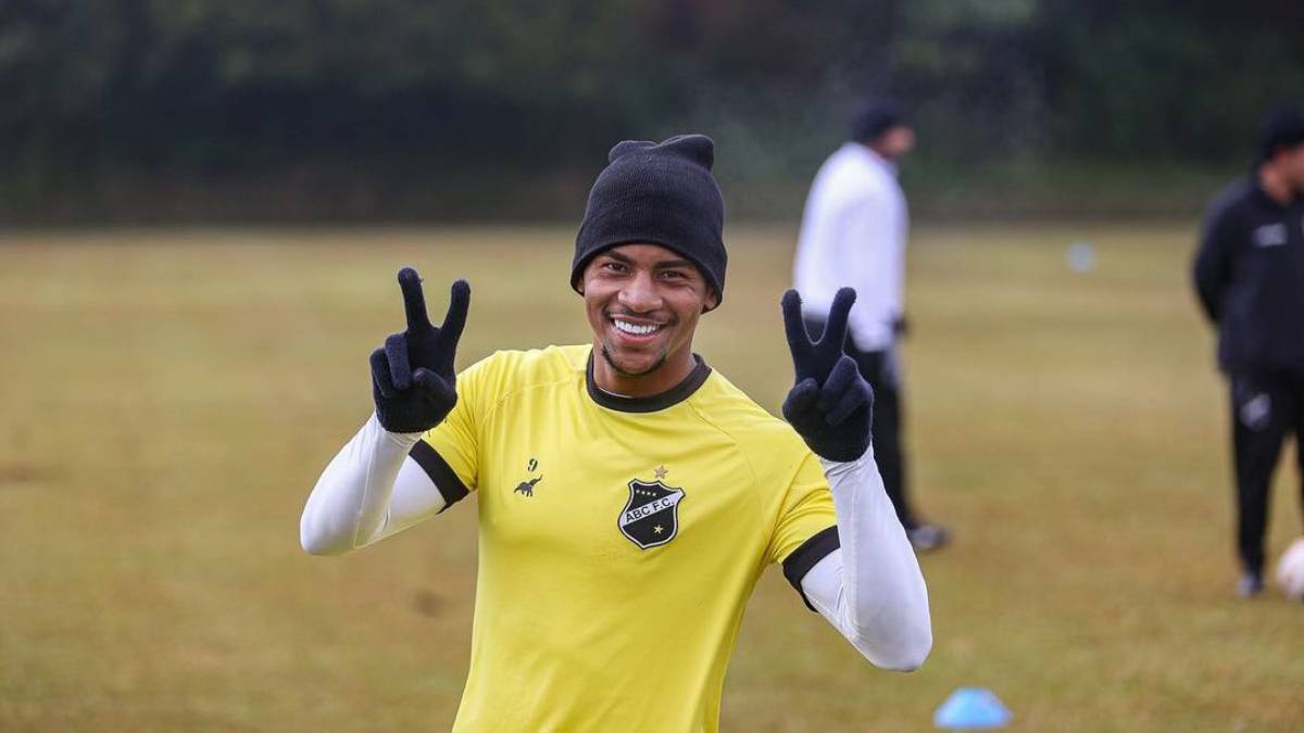Felipinho se despede do ABC, e encaminha chegada ao Sport por empréstimo