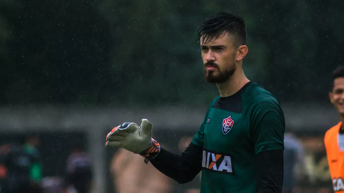 Botafogo-PB contrata goleiro Elias, ex-Vitória e Chape, e mais dois reforços