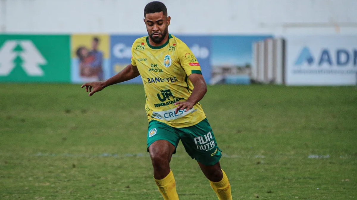 Santa Cruz anuncia dupla e encaminha acerto com meia do Sampaio Corrêa