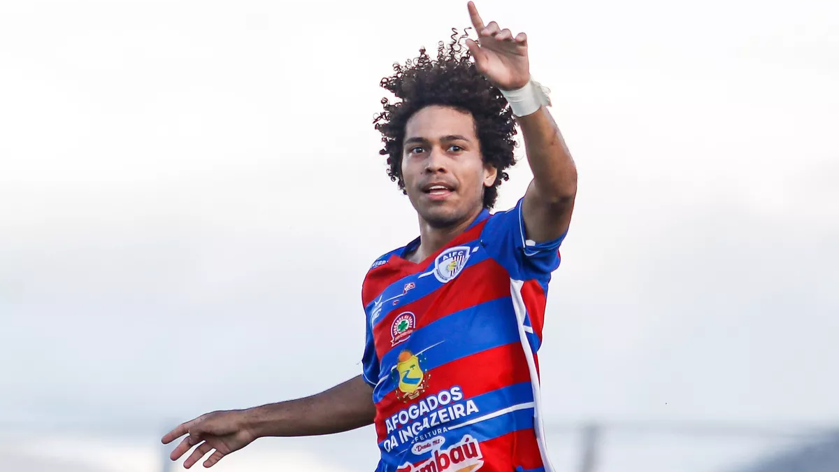 Santa Cruz encaminha acerto com Anderson Paraíba; veja situação da montagem do elenco 1 Volante Anderson Paulista, ex-Afogados, no Santa Cruz